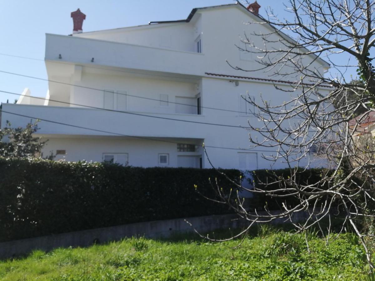 Apartment Rab Town Exterior photo